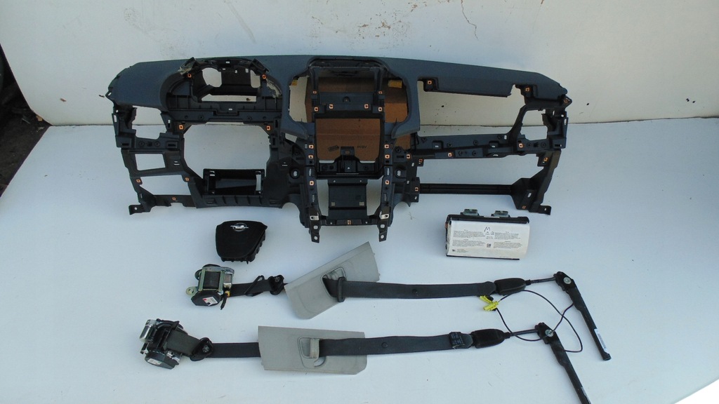 фото №1, Opel zafira c серая приборная панель консоль подушка безопасности ремни