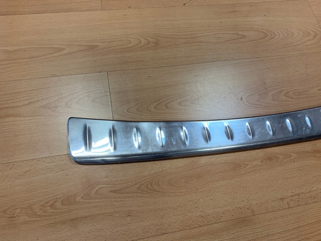 фото №3, Toyota хром накладка бампера задня