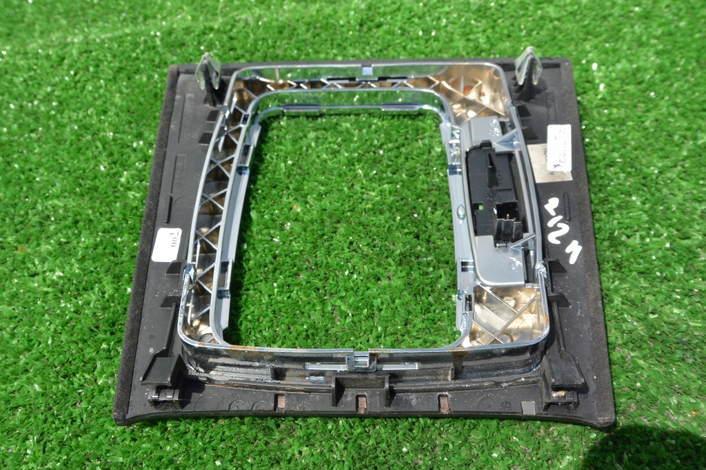 фото №7, Панель рамка домкрата mercedes e-klasa w212 classik