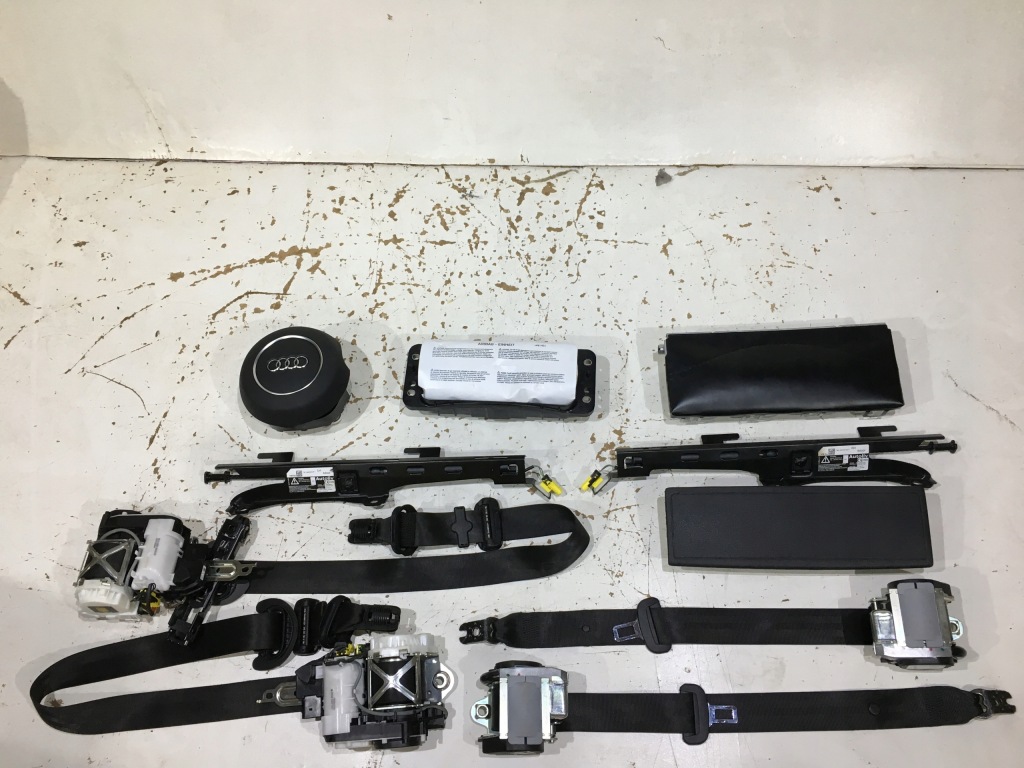 фото №1, Audi a3 8v подушка безопасности подушка водителя bok kolan ремни