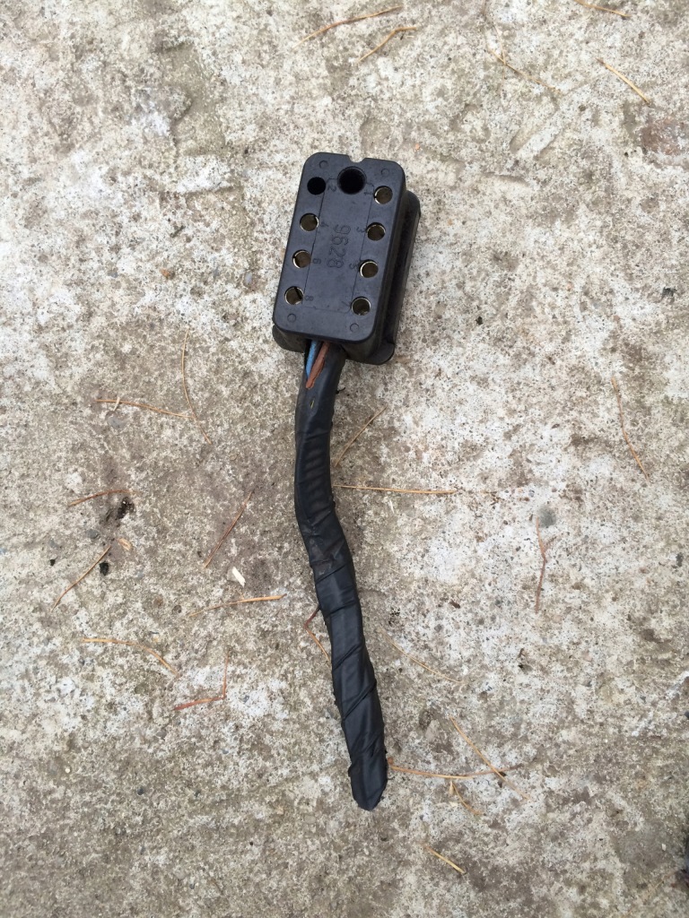 Колодка штекер электрическая mercedes w115 w123 w116 Киев