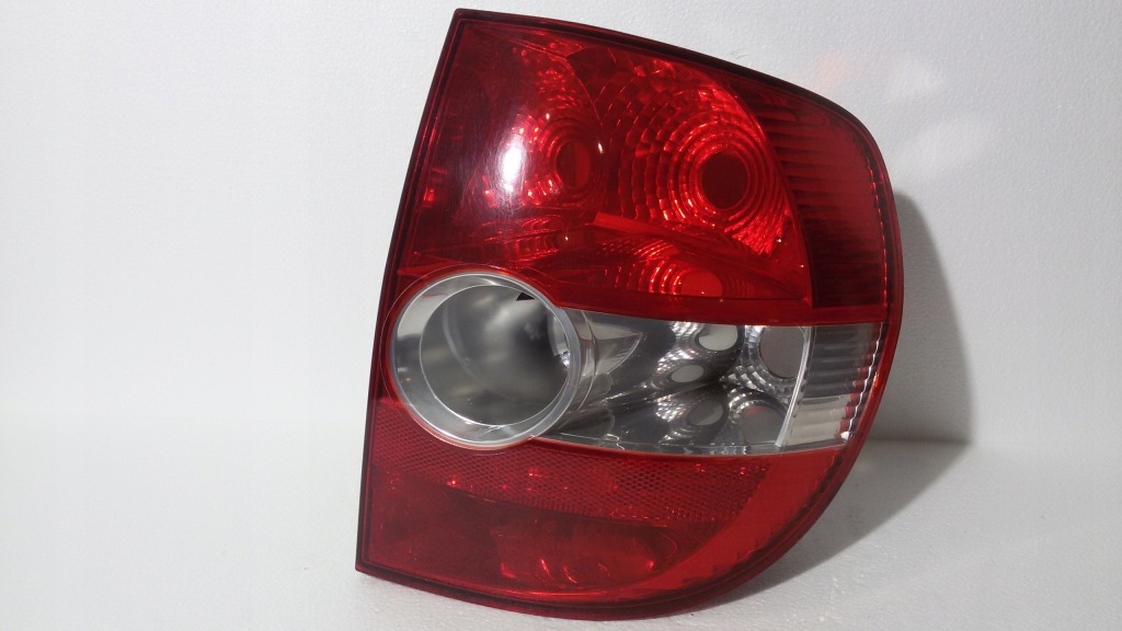 фото №1, Лампа задняя vw fox 5z0945096 правая