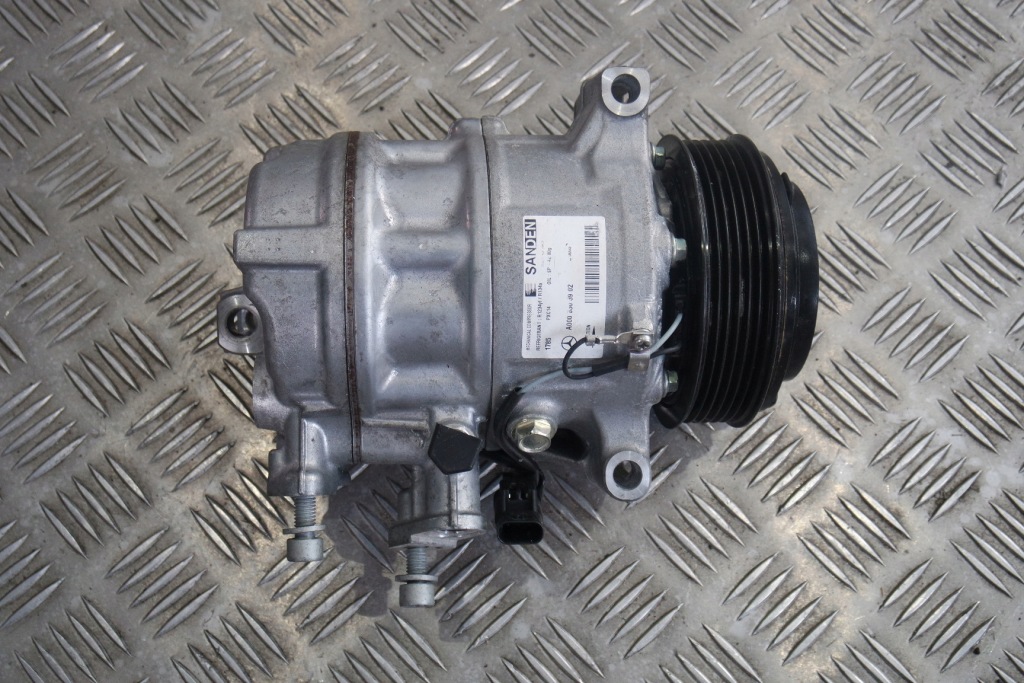 фото №1, Компресор кондиціонера mercedes w447 a0006303902