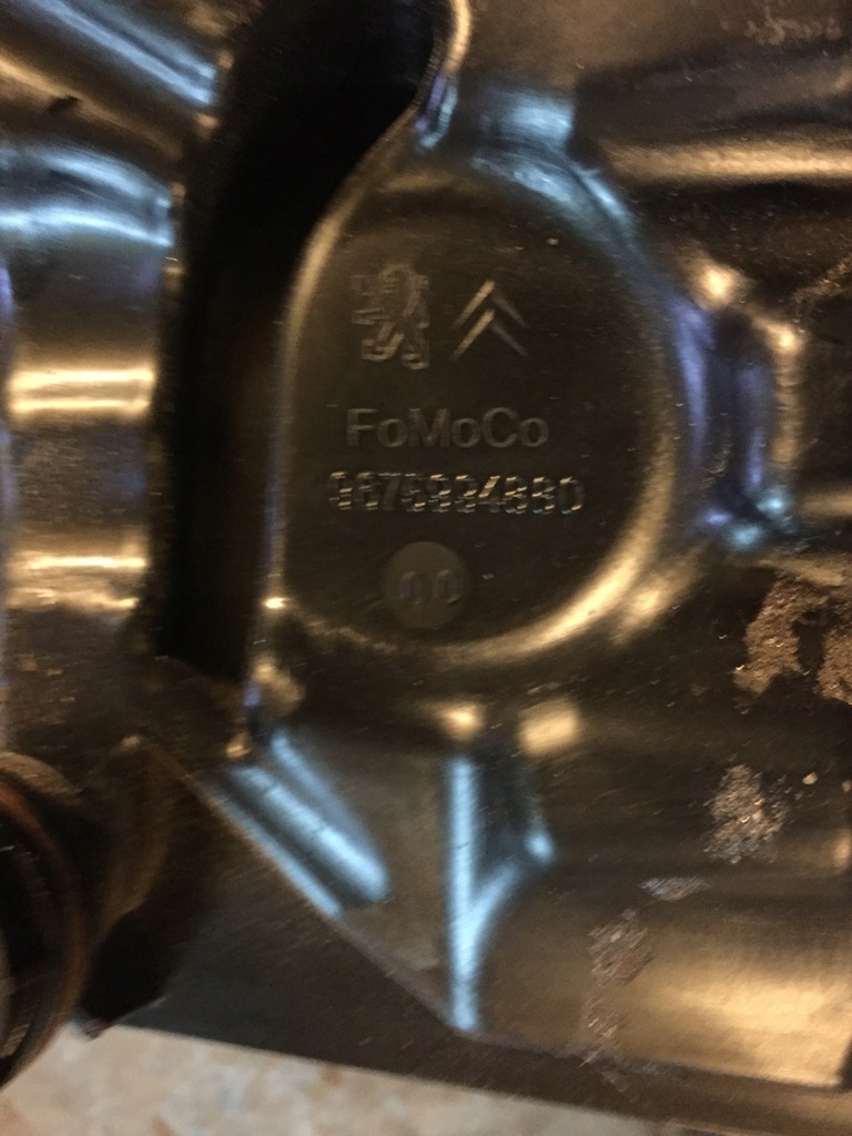 фото №2, Land rover 2.2 td4 вентиляція картера оливи 9675994880