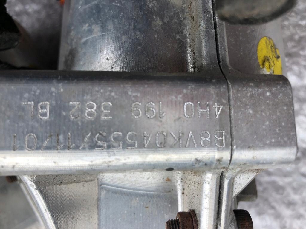 фото №5, Audi a8 d4 подушки безопасности двигателя 4h0199381bl