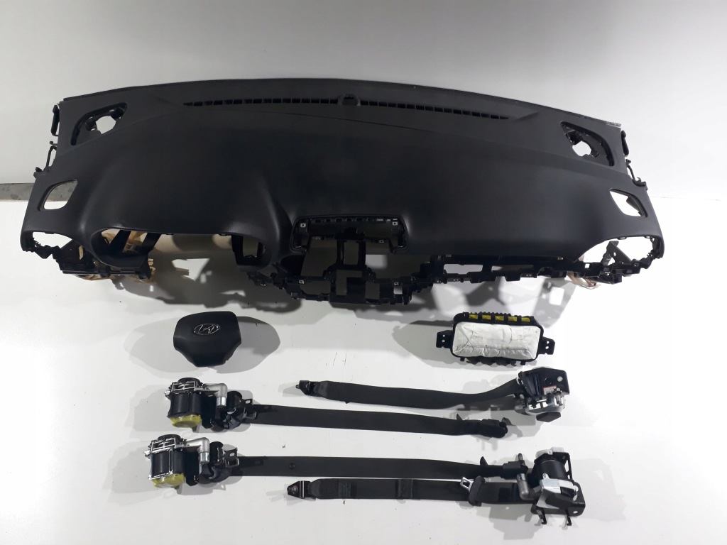 фото №1, Hyundai i30 iii приборная панель консоль подушка безопасности подушки безопасности ремни