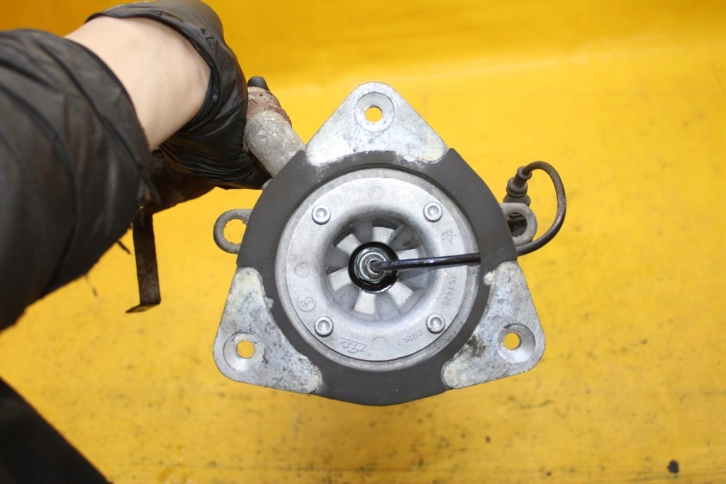 фото №8, Амортизатор правый задняя a8 d3 4.0tdi 4e0616002e