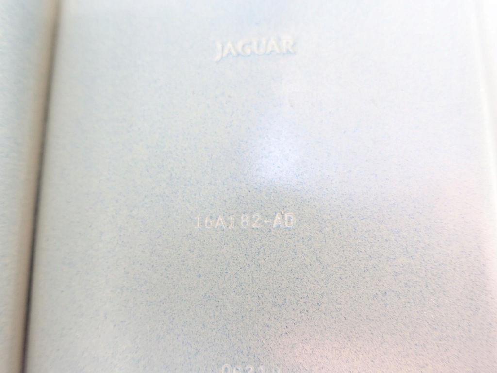 Jaguar e-pace крыло  правый  перед 16a182-ad в Украине