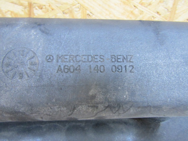 3 mercedes w202 w210 2.2d труба шланг повітря двигуна egr до kolekktora Недорого