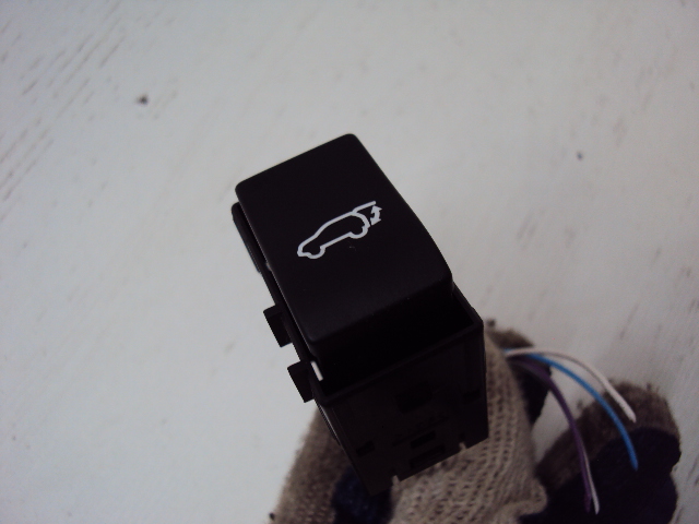 Панель кнопка кришки багажника lexus rx 2009-2015 Ціна