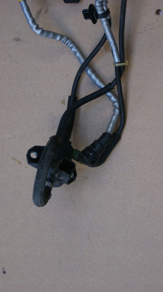 фото №2, Citroen peugeot 1.6 ehdi клапан трубки вакууму