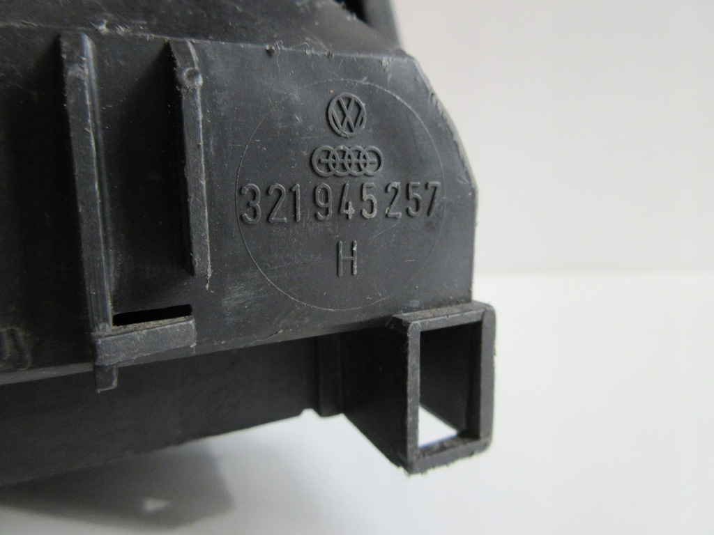 фото №8, Лампа задняя правая wkł. vw passat b2 htb 321945112t