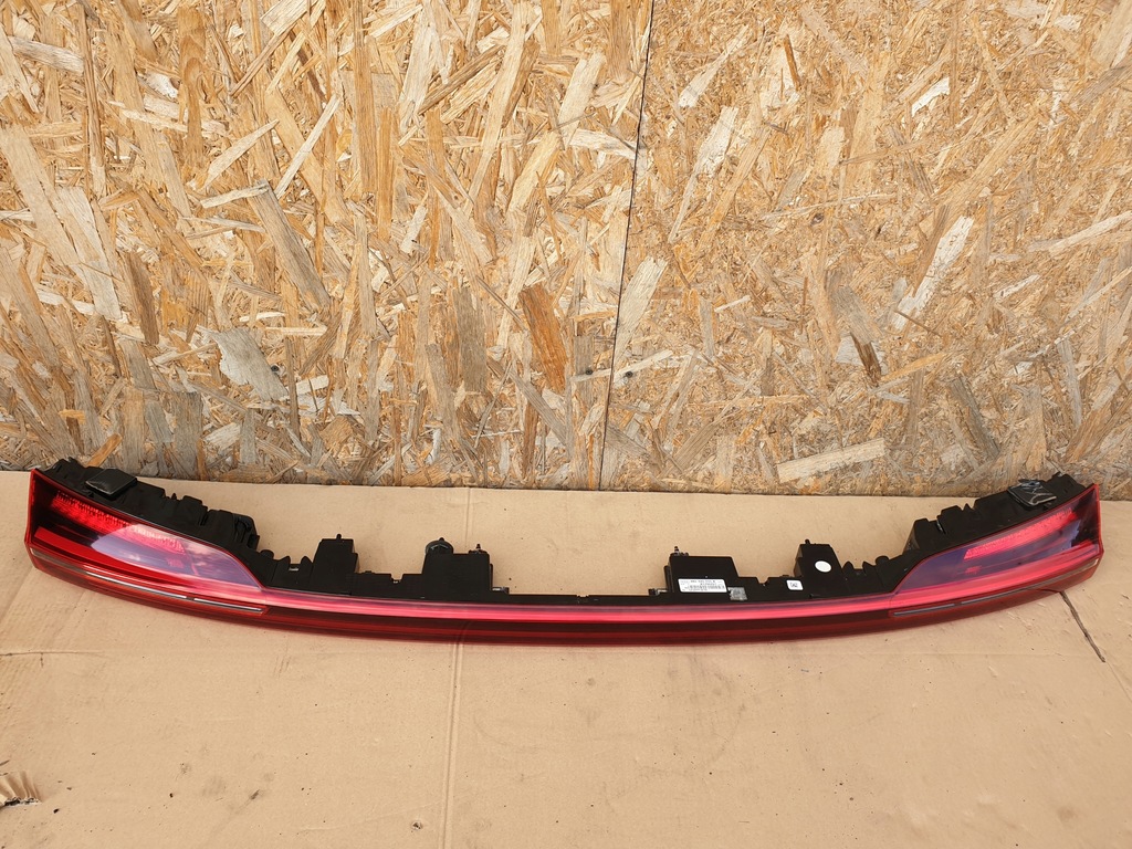 фото №1, Audi e-tr0n etron лампа задня led 4ke945095b