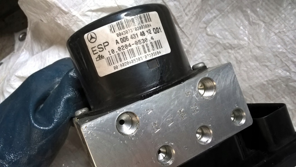 фото №4, Mercedes-benz оригинальный номер 0375453632 насос abs