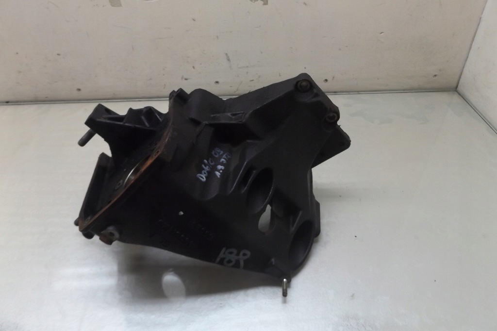 фото №1, Doblo 1,9jtd кронштейн двигателя насоса