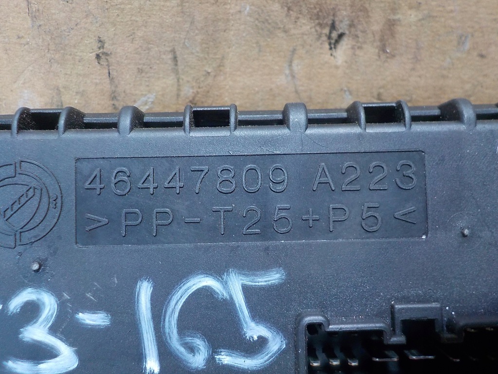 фото №4, Alfa romeo 156 коробка предохранителей 46447809 1.8