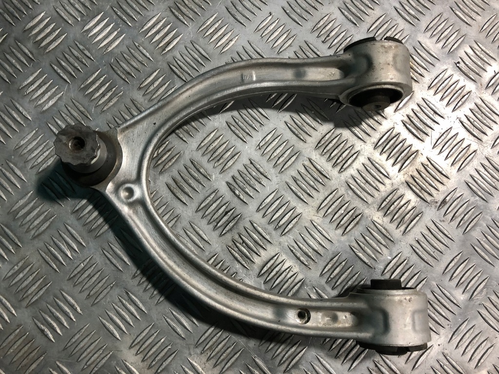 фото №1, Mercedes w205 рычаг левый перед передний верхний