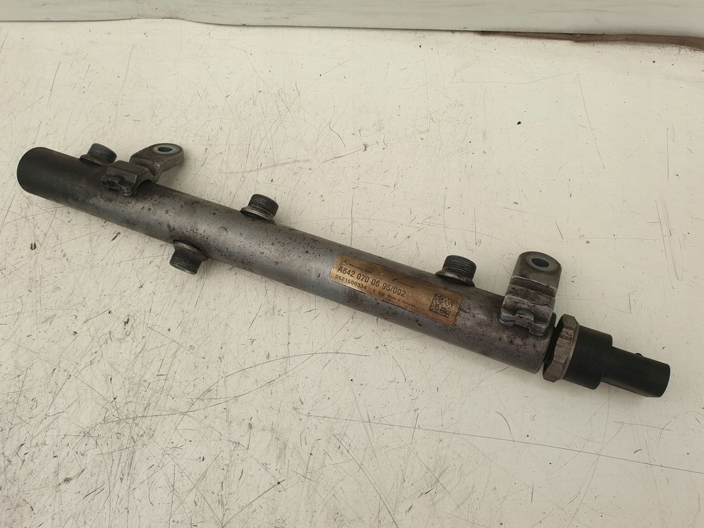 фото №1, Молдинг впрыскная mercedes r w251 w164 3.0 cdi