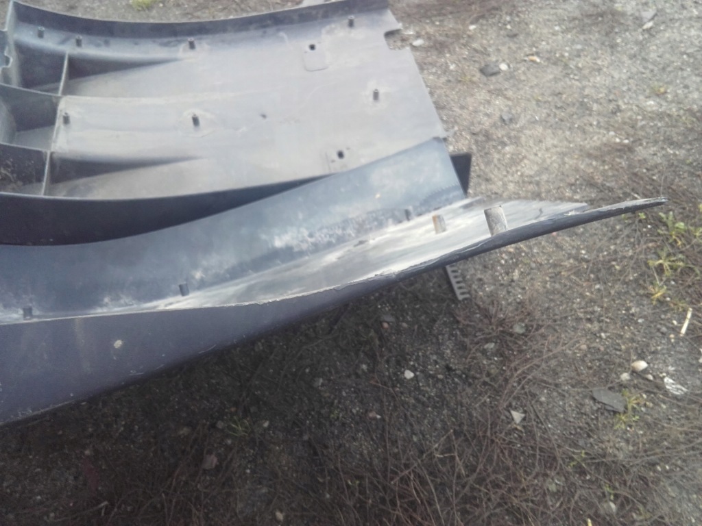 Подкрылок передней оси  крыло  перед volvo fh4 оригинал с Разборки