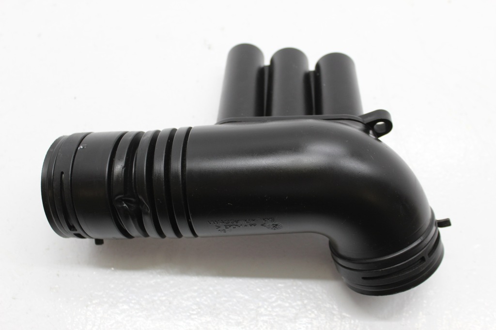 фото №1, Vw passat b8 труба фільтра повітря 04e129651d