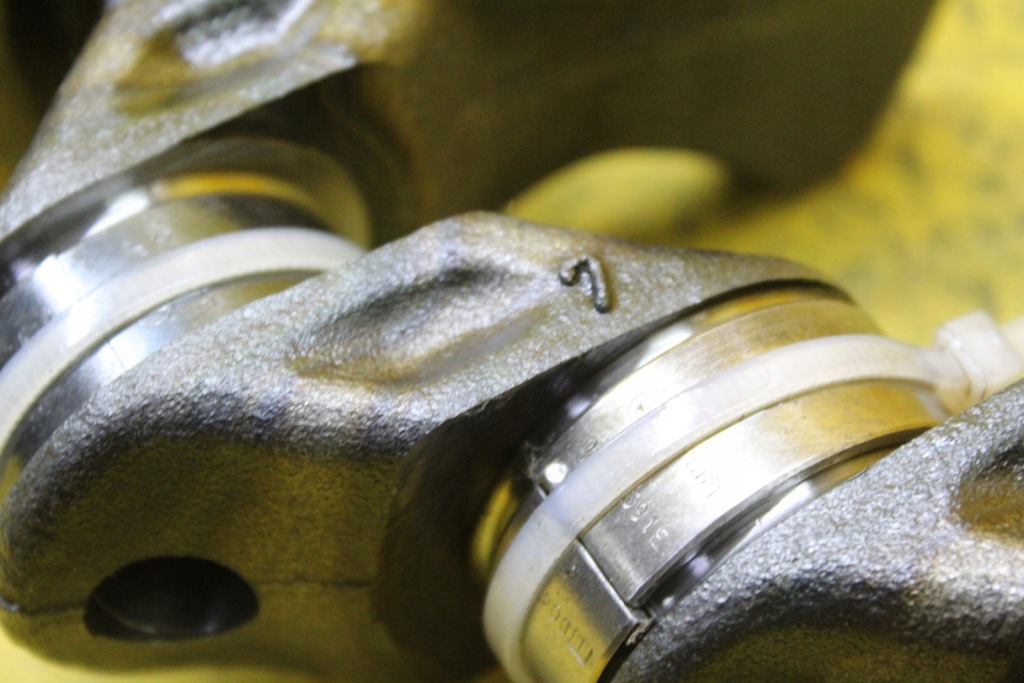 Wał колінчастий vw seat polo audi skoda 1.2 tsi cjz 04e Оригінал