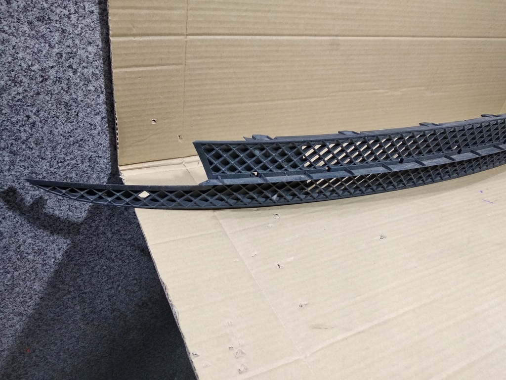 фото №4, Bmw 1 e87 lift e81 решётка средняя решётка радиатора решётка радиатора