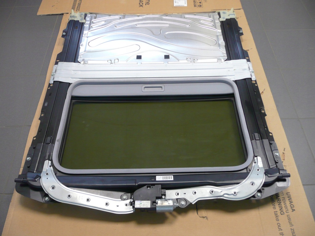 фото №7, Bmw e87 люк стеклянный eu