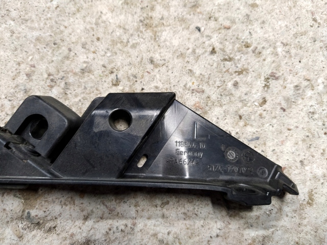 Bmw 5 f11 лівий обмежувач кришки задній 7207027 Оригінал