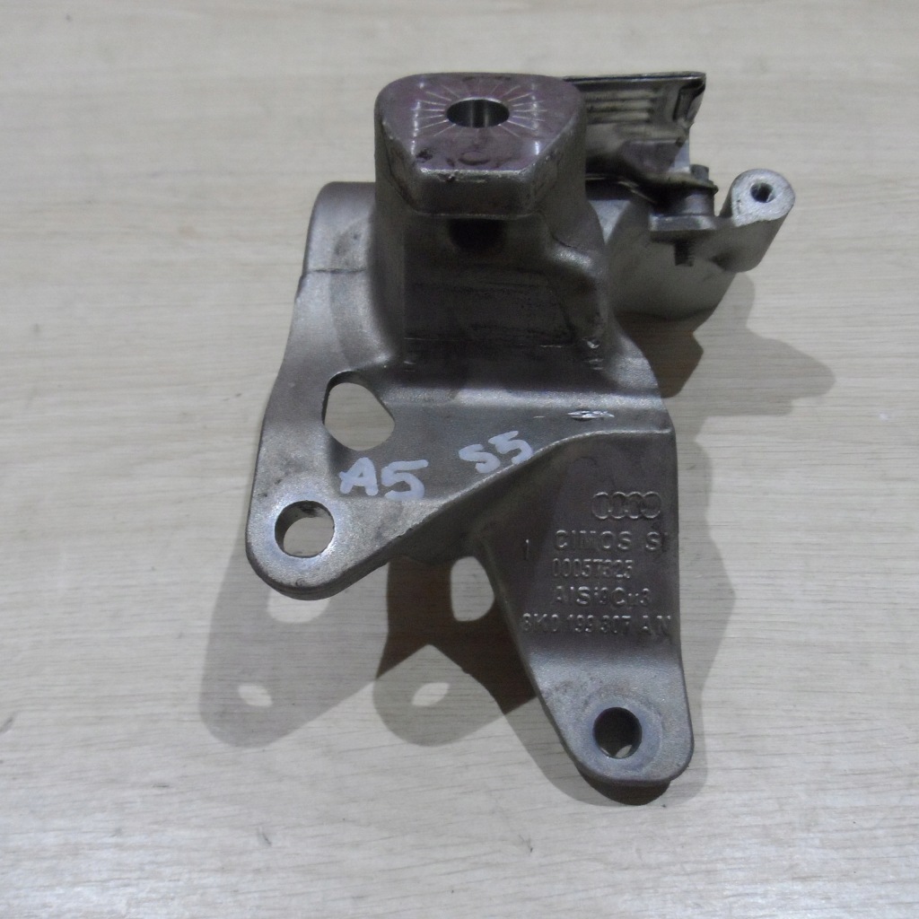 Кронштейн кронштейн двигуна генератора audi a5 4.2 fsi Київ