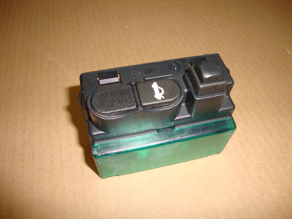 фото №1, Alfa romeo gtv spider лампа бардачка з włącz. кришки