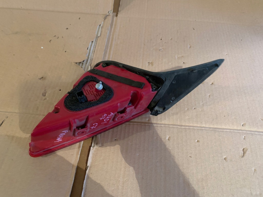 фото №3, Audi a7 задня права лампа