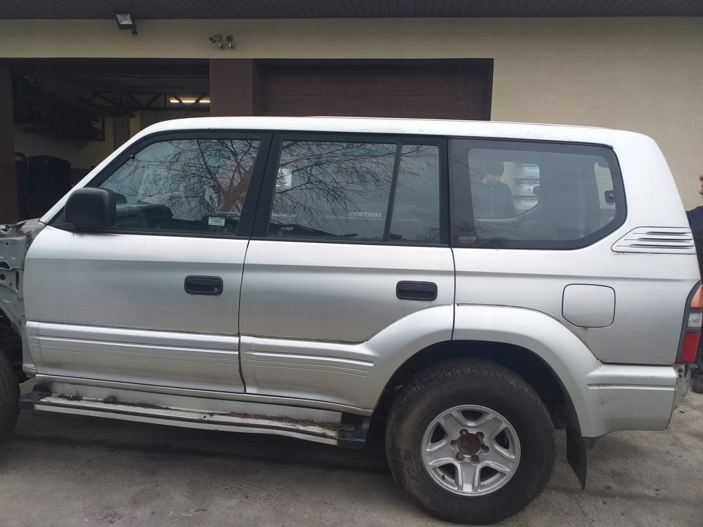 фото №1, Land cruiser j 95 двері ліва задня задні