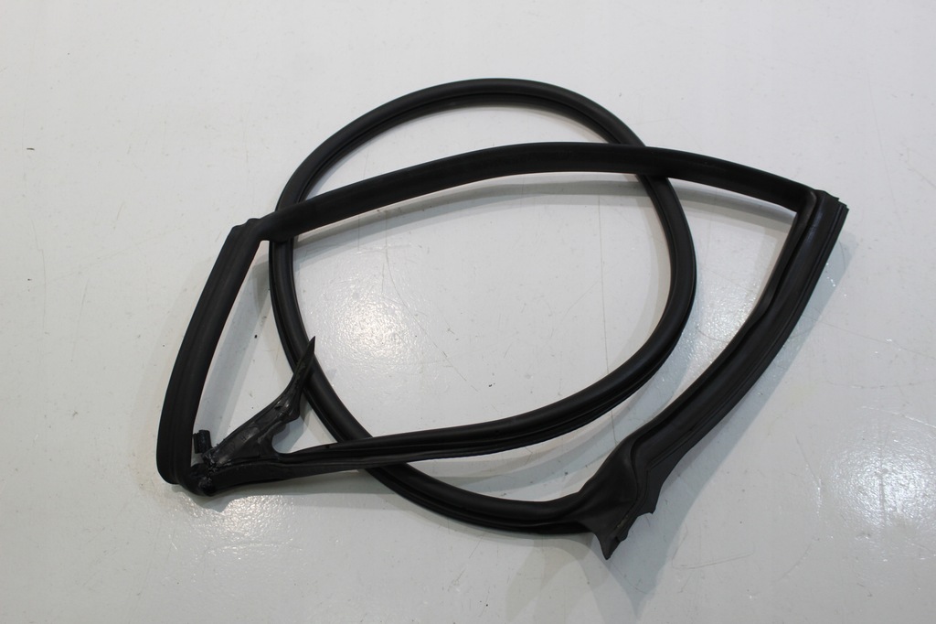 фото №1, Vw arteon прокладка дверь 3g8868120r