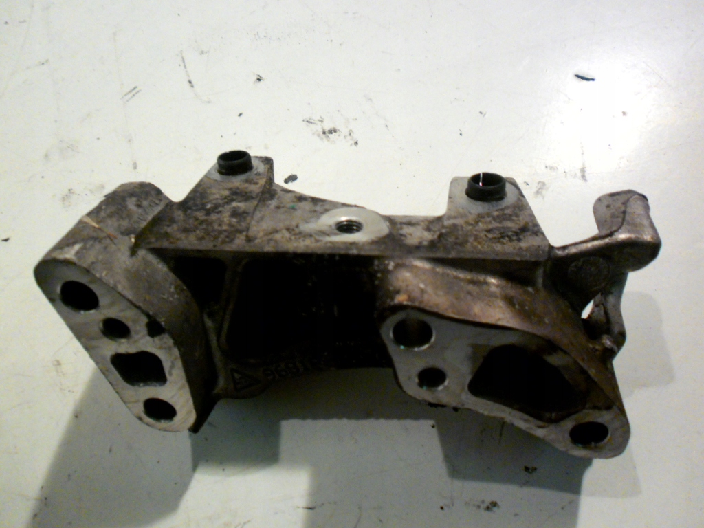 фото №1, Citroen c4 picasso 1.6 hdi 109 km кронштейн двигуна !