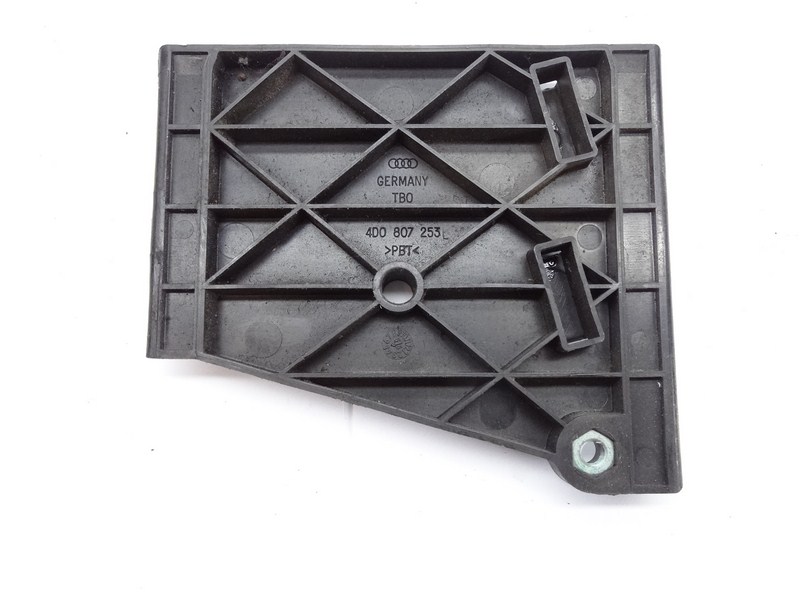 фото №2, Audi a8 d2 напрямна бампера лівий перед 4d0807253l