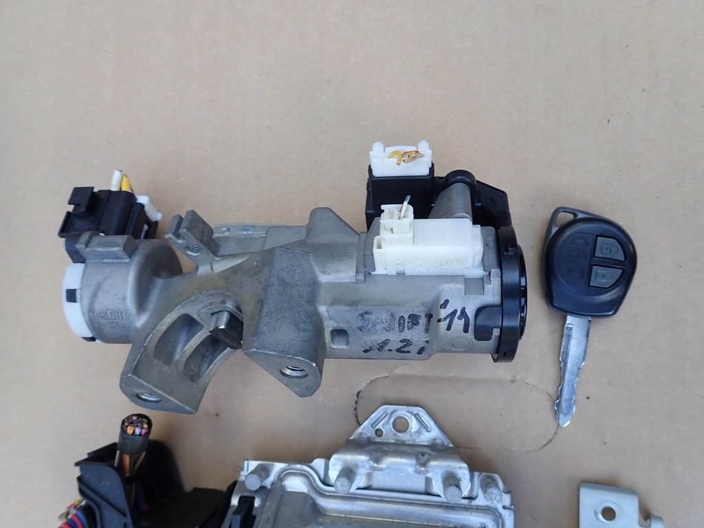 фото №5, Suzuki swift mk7 10-15 замок запалювання бортовий комп'ютер набір