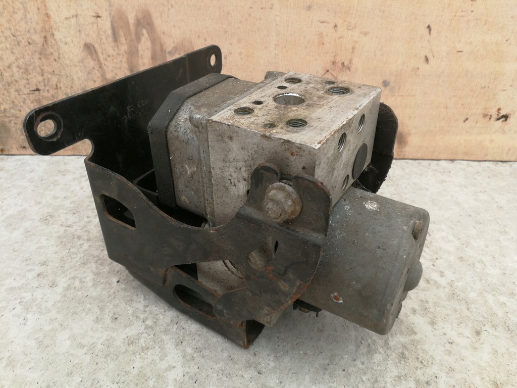 фото №1, Насос abs ford mustang iv 3.8 2r332c353ca