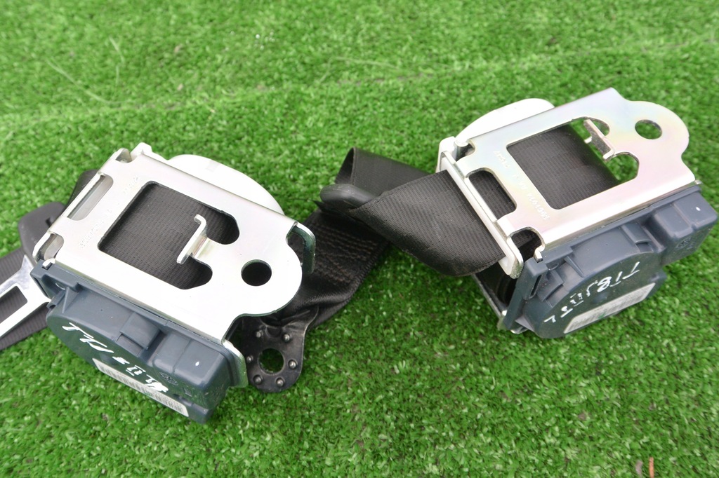 фото №7, Pas безопасности задняя левый правый audi tt 8j kpl