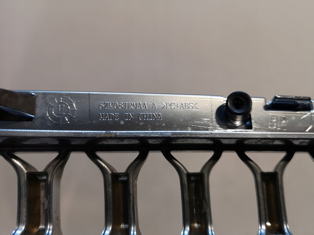 фото №4, Jeep grand cherokee wk2 lift summit- решітка радіатора nr.br