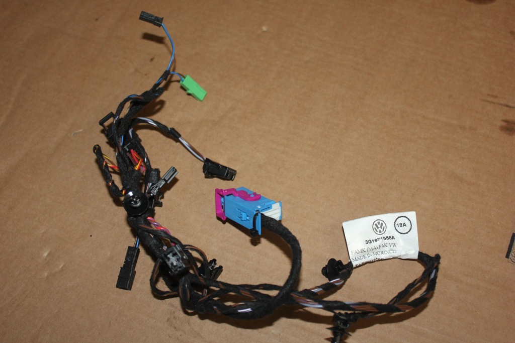 Купить Жгут обивка перед r vw passat b8 3g1971558a