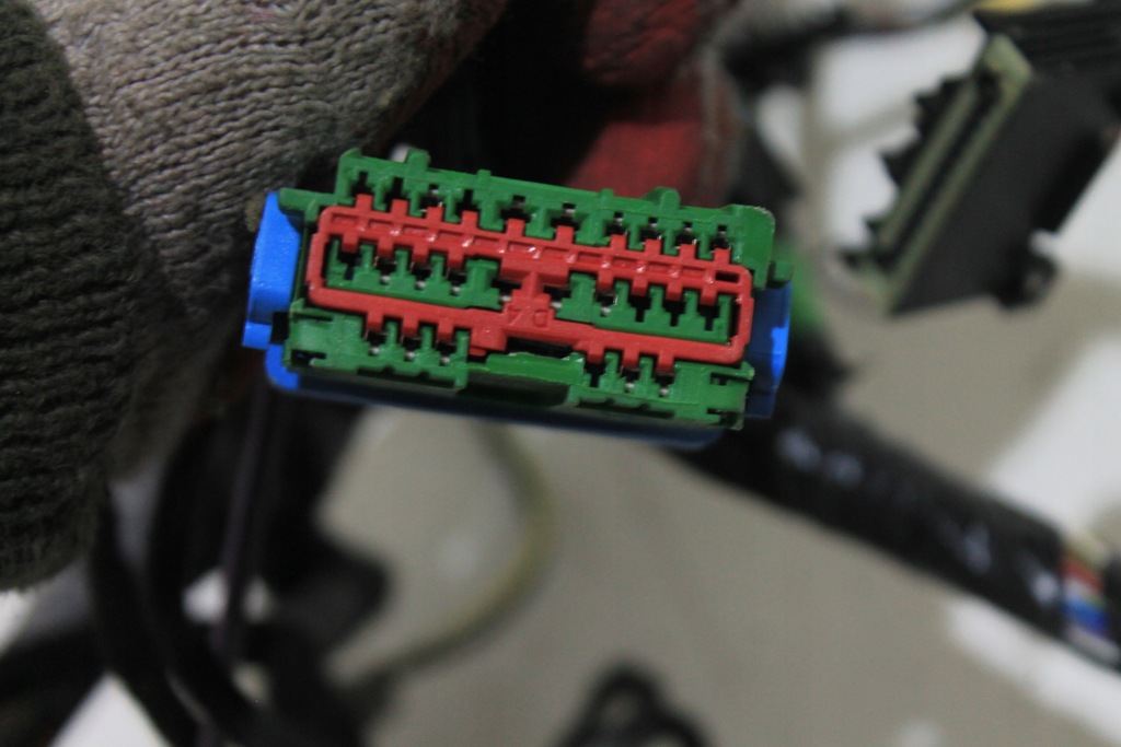 фото №4, Ford transit connect mk2 14r- электропроводка задняя