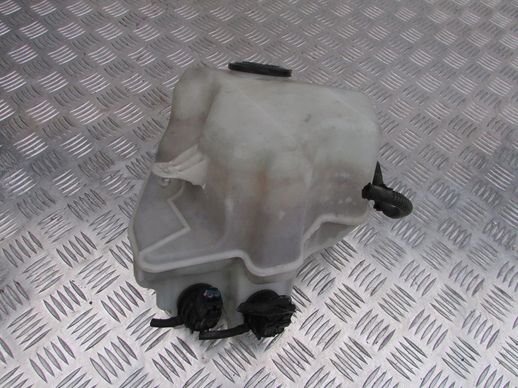 фото №1, Бак омывателя toyota prius ii 07r