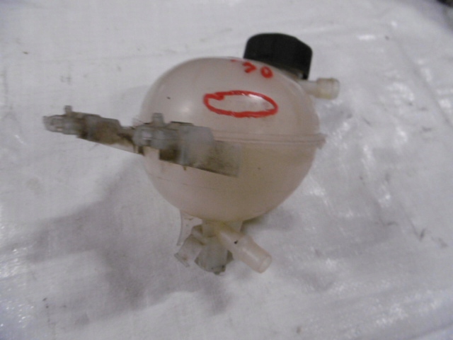 фото №1, C4 cactus 1.2 бак расширительный 9800777280