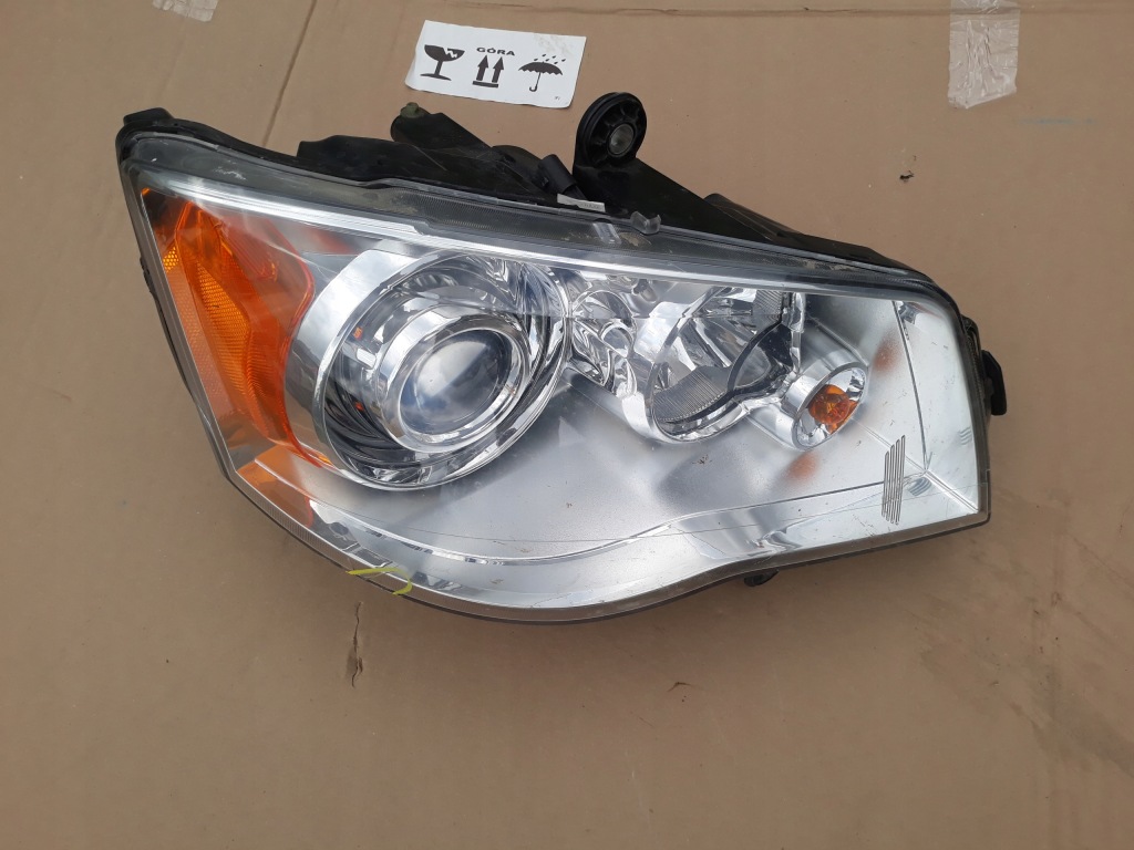 фото №1, Лампа права chrysler grand voyager