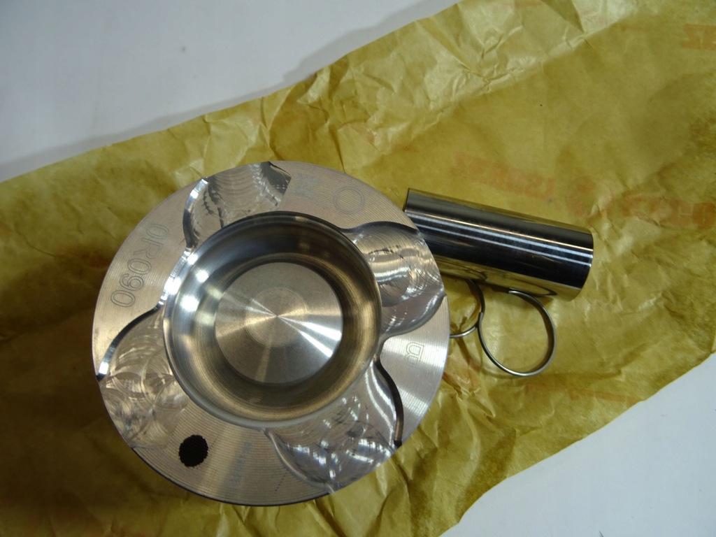 фото №8, Toyota rav4 iv поршень 131010r090 новий avensis verso