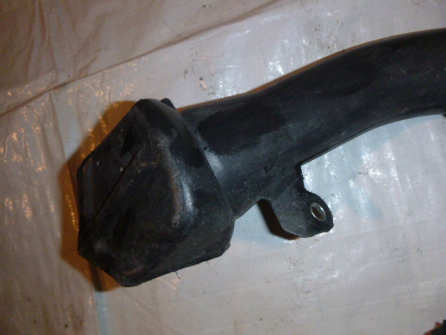 фото №4, Rav4 2.2d повітрозабірник повітря труба