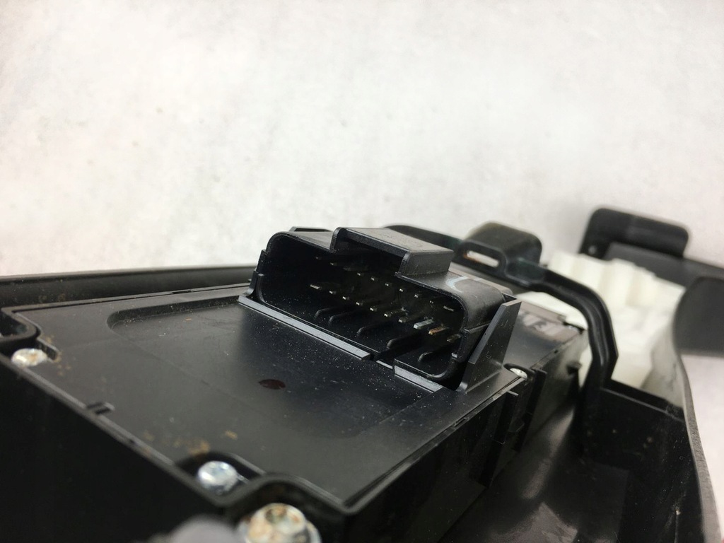 фото №8, Ford fusion mk5 13 - панель электрический левый сиденье