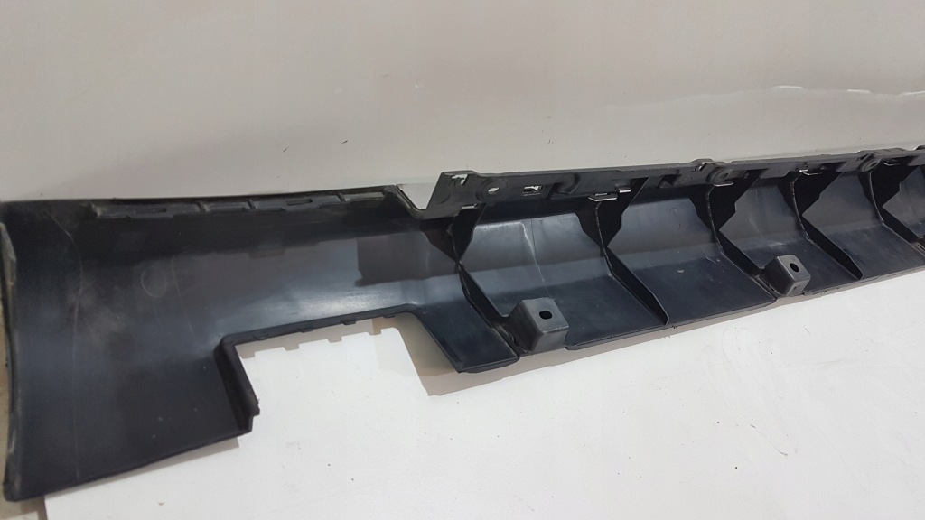 Порог молдинг порог правый  tesla s 12- 6005875-00 Недорого