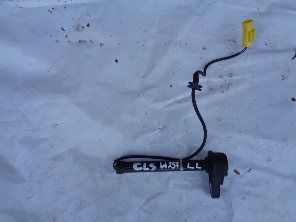 фото №1, Патрон капот лівий mercedes cls w257