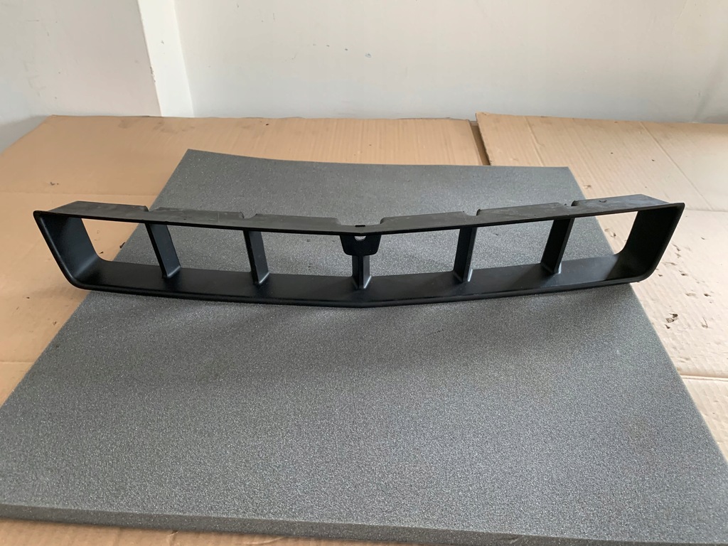 фото №1, Cadillac bls решётка бампера перед